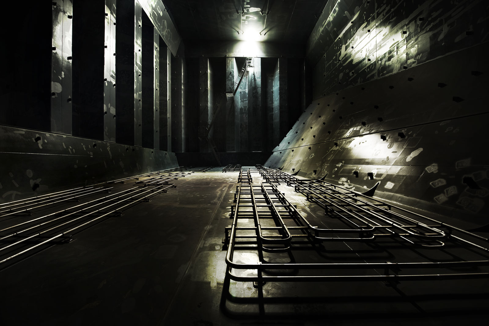 Split I Interior of an oil tanker 2009